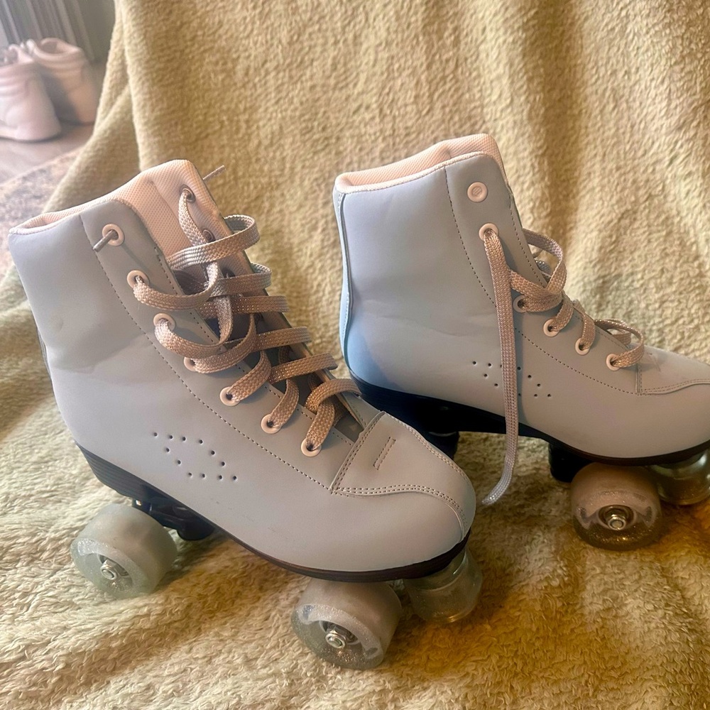Women's Light Gray Roller Skates